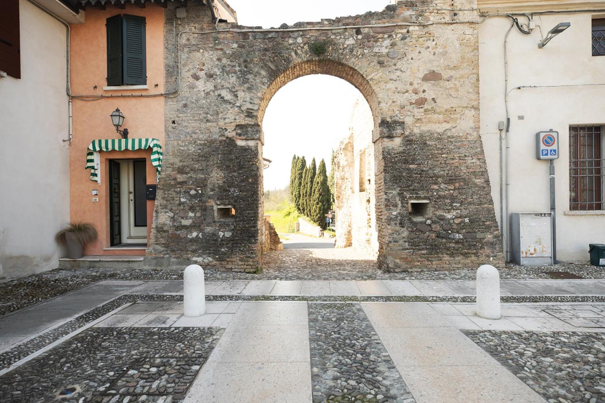 Relais La Rocca Solferino Bed & Breakfast Екстериор снимка