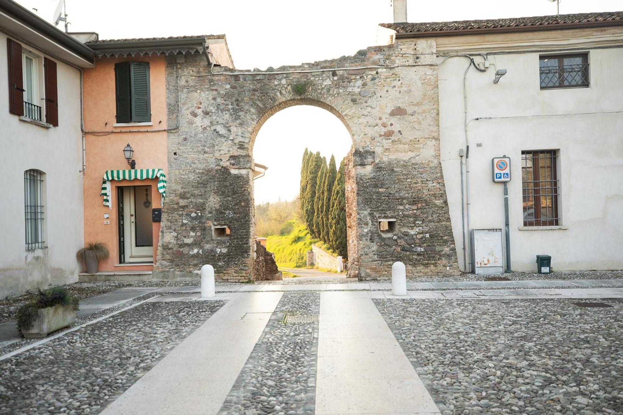 Relais La Rocca Solferino Bed & Breakfast Екстериор снимка